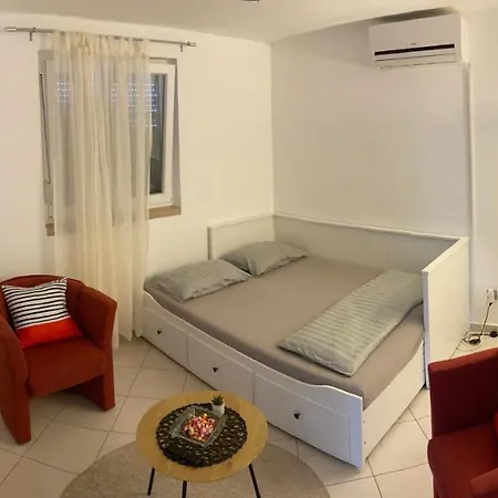 Lovre I Lejlighed Zadar